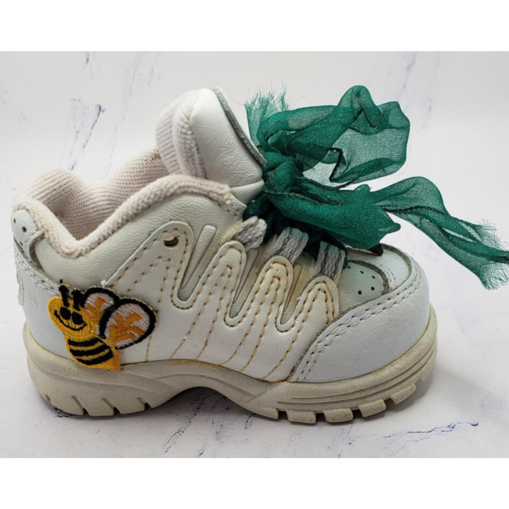 Cherokee Infant's Bee Theme Baby Shoes Sneakers Leather White Size 2